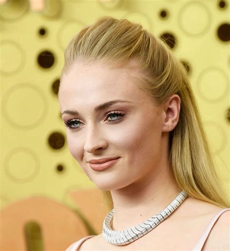 sophie turner biography.